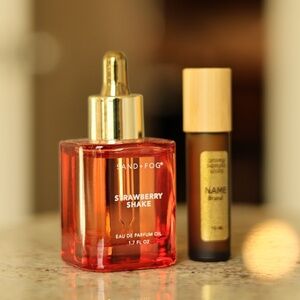 Sand+Fog Strawberry Shake Fragrance Oil Sample | 10 ml | Sweet Strawberry Scent